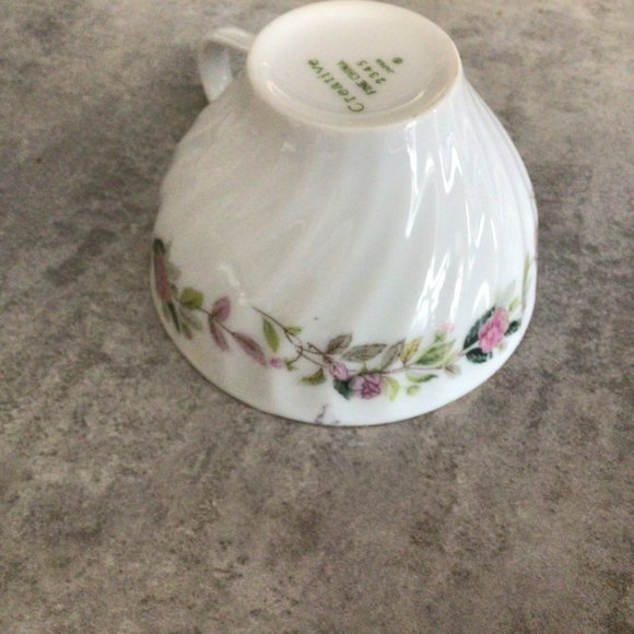 Vintage Regency Rose Design 2345 Set of Two Tea Cups - Picture 11 of 11